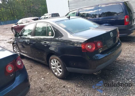 2010 Volkswagen Jetta Se z USA, uszkodzony, nr VIN 3VWRX7AJ0AM032753